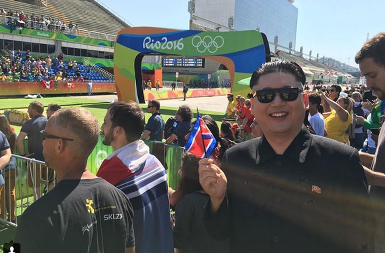 “Ban sao” ong Kim Jong-un gay sot o Olympic Rio 2016-Hinh-4